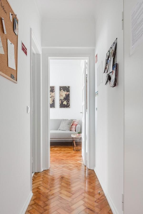 Stroll To Coffee Shops Near A Renovated Hillside Apartment In Graca Лиссабон Экстерьер фото