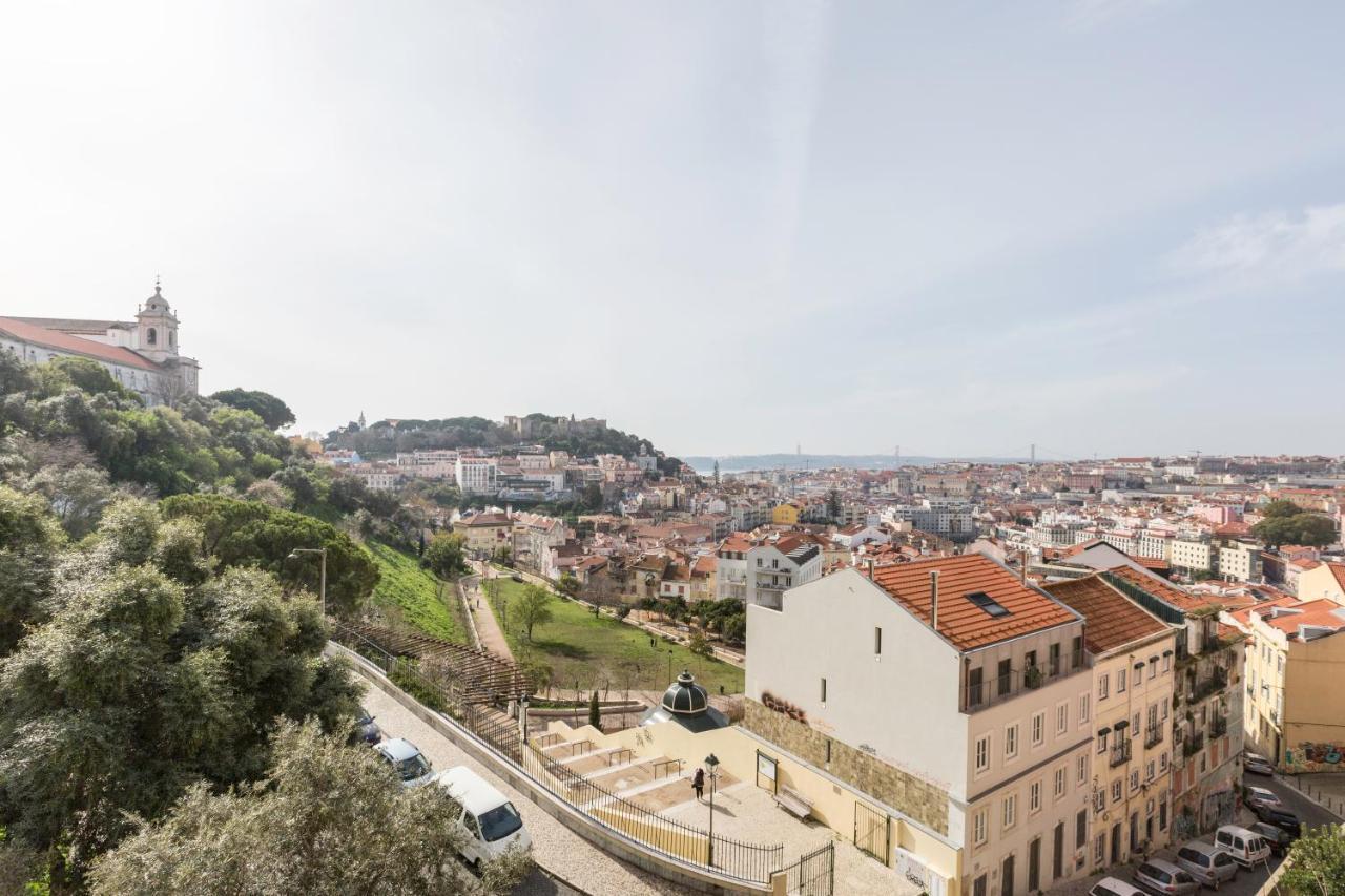 Stroll To Coffee Shops Near A Renovated Hillside Apartment In Graca Лиссабон Экстерьер фото